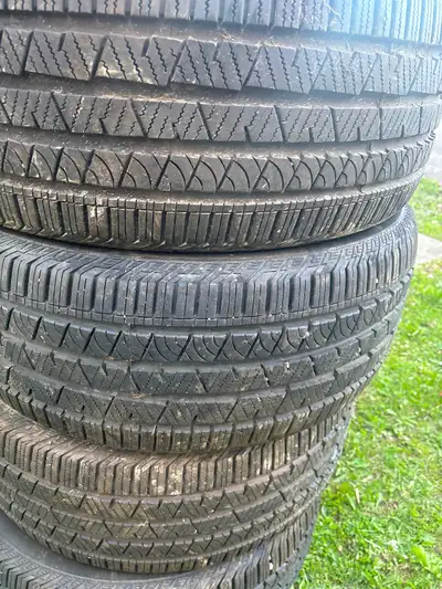 Bonjour, j’ai 4 pneu continental cross contact à vendre. Je les ai acheter pour mon Sorento mais j’a...
