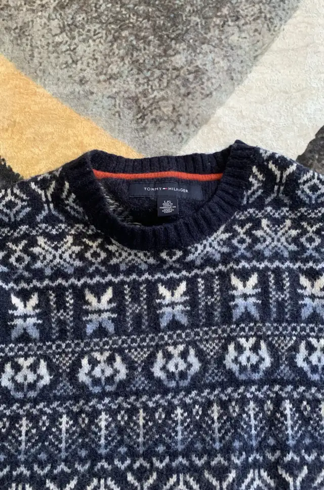 Tommy Hilfiger Sweater in Men's in Mississauga / Peel Region - Image 4