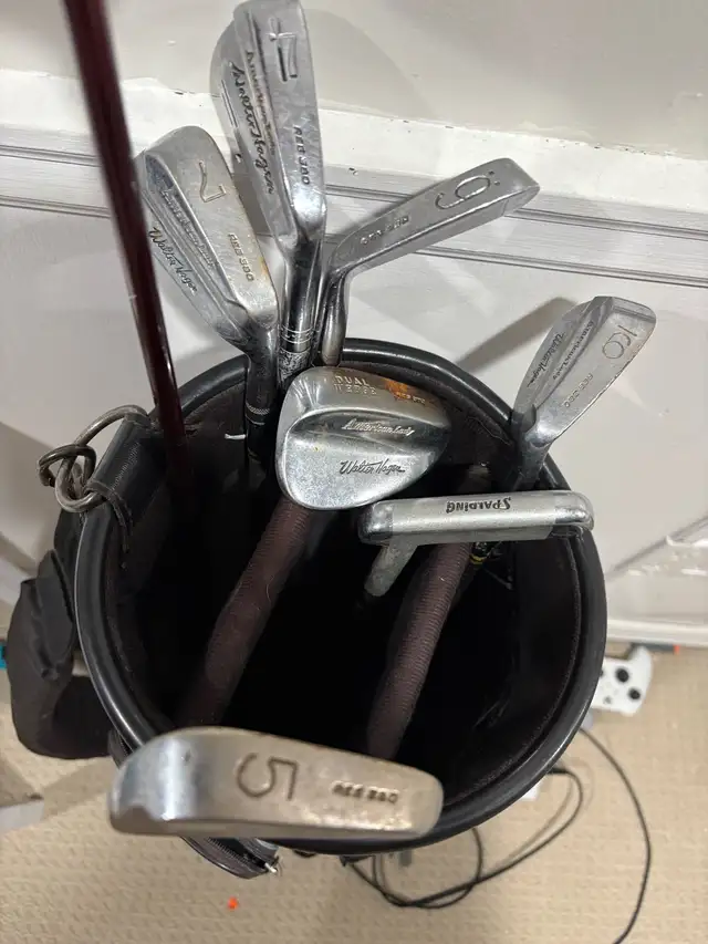 women’s right handed golf clubs and bag  in Golf in Guelph - Image 3