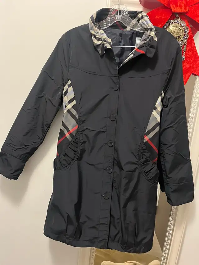 Black Trench Coat (Raincoat) – Burberry Style – Women’s Small in Women's - Tops & Outerwear in City of Toronto - Image 4