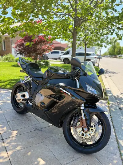 2005 Honda CBR1000RR Clean 2005 Honda CBR1000RR for sale. Bike runs and rides excellent with lots of...