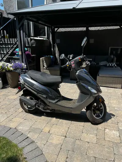 2023 Scootterre Bistro 50. Low kilometres (893 kms). Very fuel efficient. Great for spring, summer a...