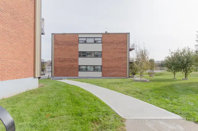 Modern Studio with Private Balcony – 236 Jogues St in Long Term Rentals in Sudbury - Image 11