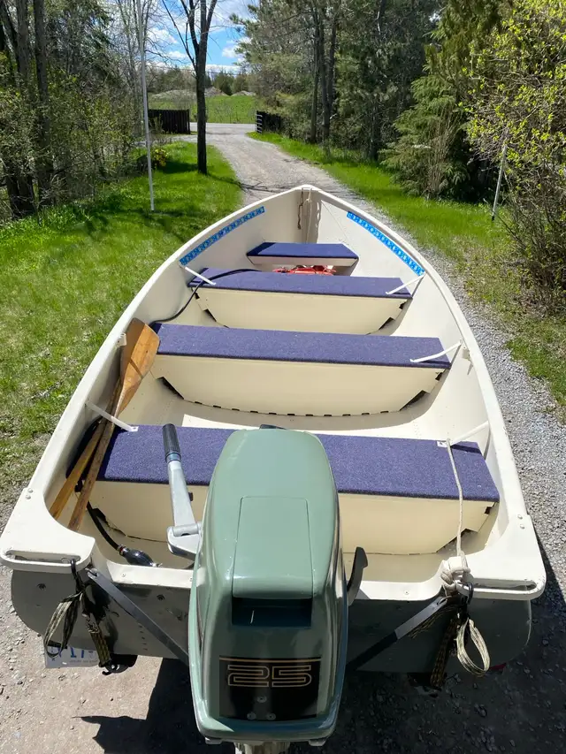 14’ Aluminum fishing boat in Powerboats & Motorboats in Peterborough - Image 3
