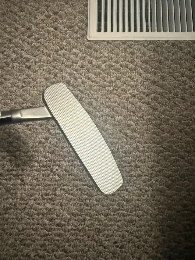Tour Edge putter  in Golf in Kitchener / Waterloo - Image 3