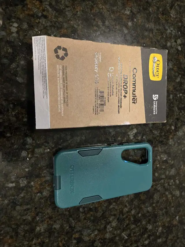 Brand NEW! Green Samsung S24 OtterBox phone case