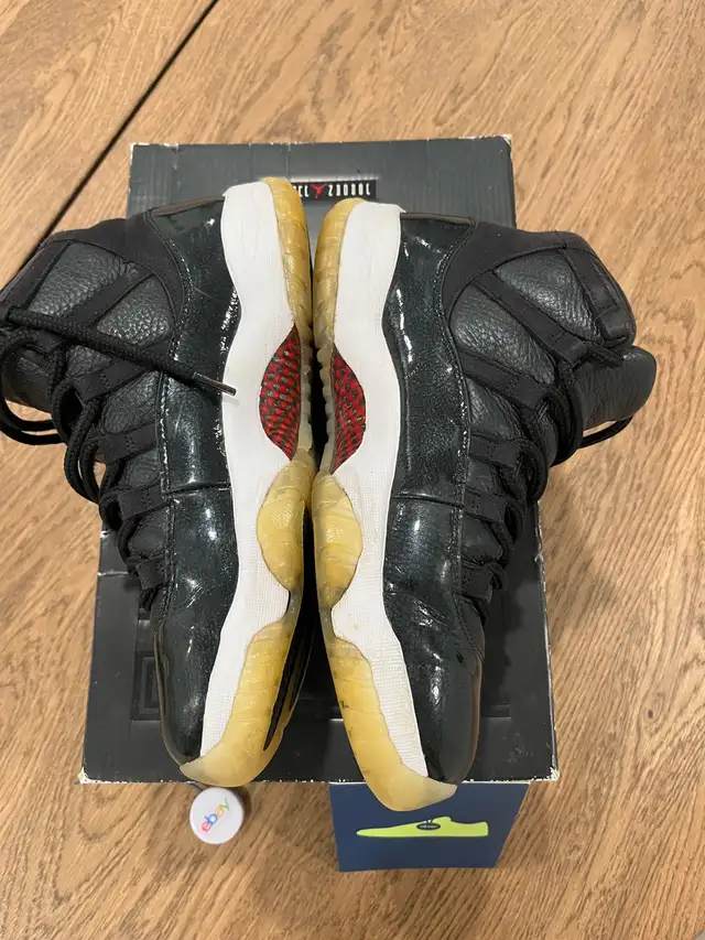 Jordan 11 72-10 Size 9.5  in Men's Shoes in Oshawa / Durham Region - Image 4