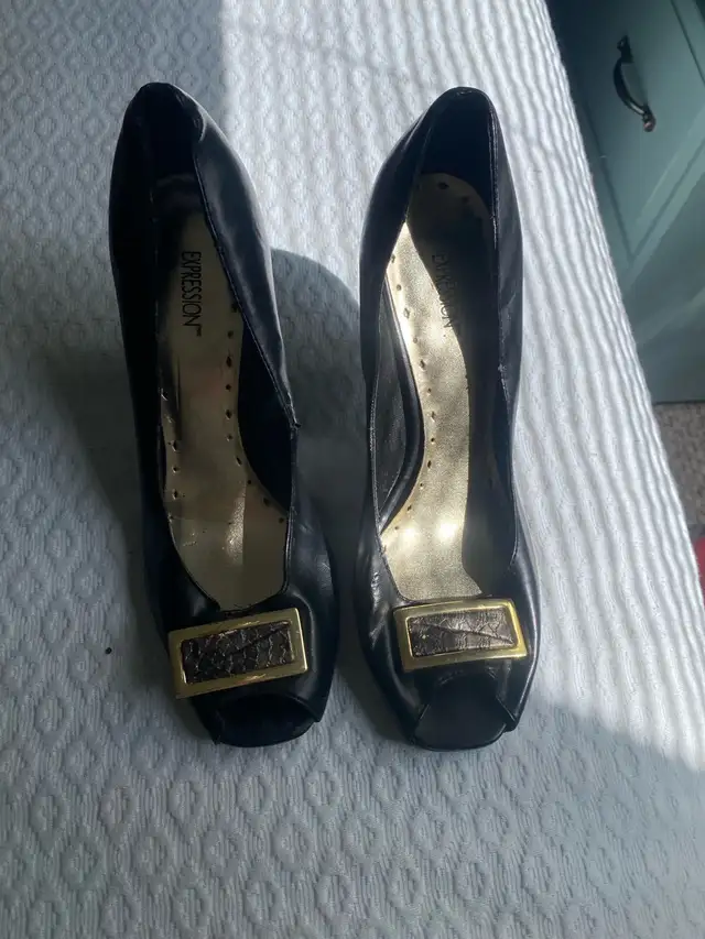 women's high heel shoes in assortment in Women's - Shoes in Lethbridge - Image 11