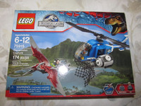 Lego Jurassic World Pteranodon Capture (75915)  - NEW IN BOX