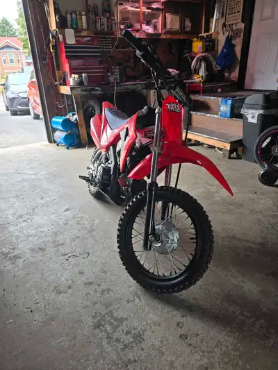 Testing the water on my 2023 honda crf110 Runs and drives mint New Engine/valve carbon dip from copp...