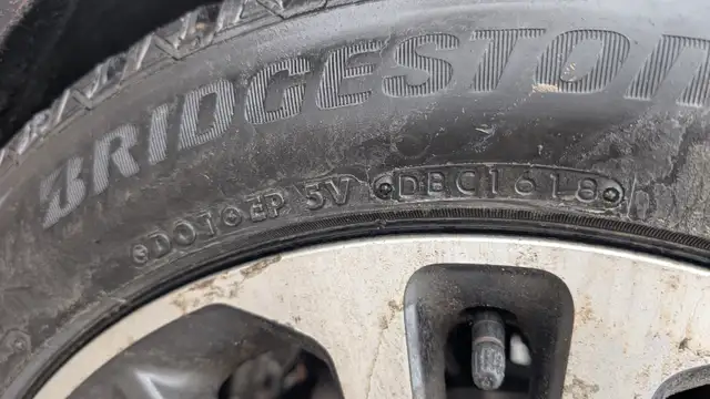 Bridgestone Blizzak 235/50/R18 - Used Winter Tires Set of 3 in Tires & Rims in Ottawa - Image 2