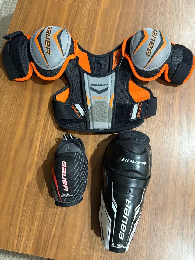 youth hockey equipment 3-5 year olds  in Hockey in Guelph - Image 2