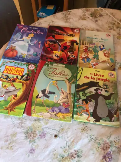 6 petit livres Disney,5$ chaque, View more