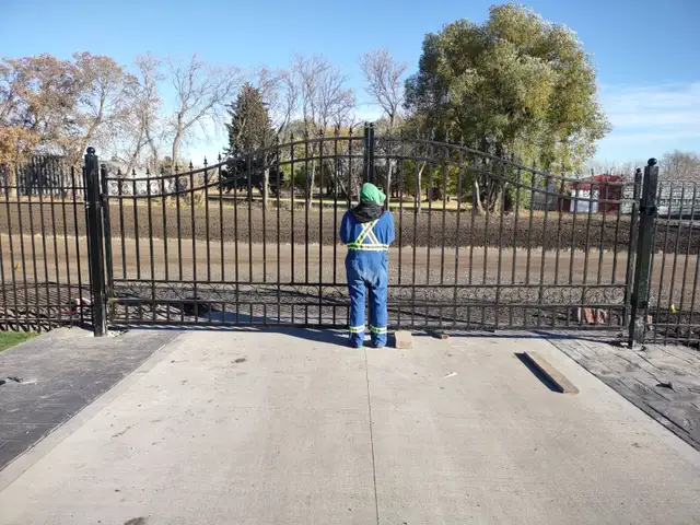 Edmonton Fence in Fence, Deck, Railing & Siding in Edmonton - Image 10