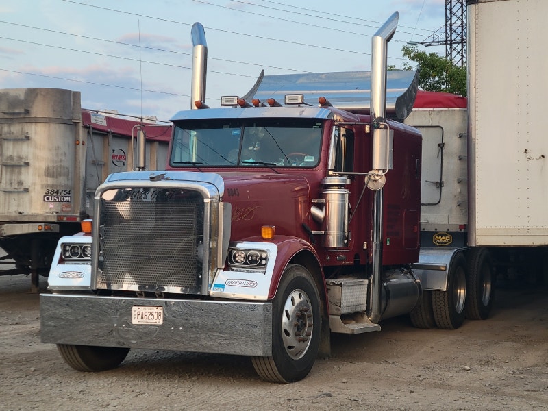 Freightliner classic Heavy Trucks Hamilton Kijiji