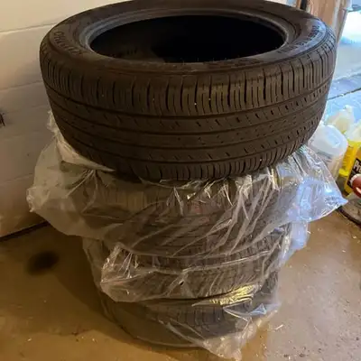 Selling a full matching set of 4 Kumho Crugen HP71 all-season tires. Details: • Size: 215/55 R18 95H...