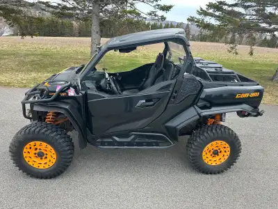2022 Can Am Commander XT-P. Has five years left on an AvantagePlus transferable warranty. All the up...
