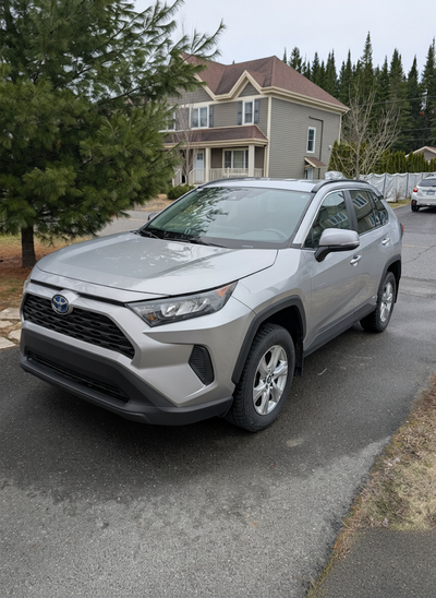 Je mets en vente mon RAV4 2023 en excellente condition. Véhicule très fiable, économique en essence...