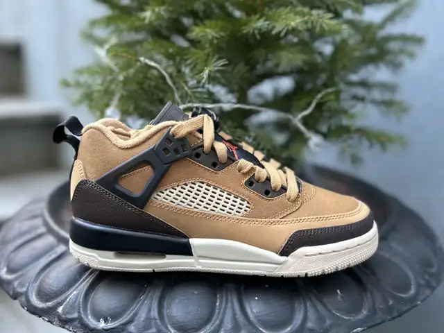 Kids shoes Jordan Spizike Low Flax Baroque Brown brand new 3,5Y  in Men's Shoes in Mississauga / Peel Region - Image 2