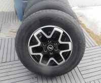LIKE NEW CONDITION  2023 BRONCO ALLOY RIMS AND 255/70R18 TIRES.