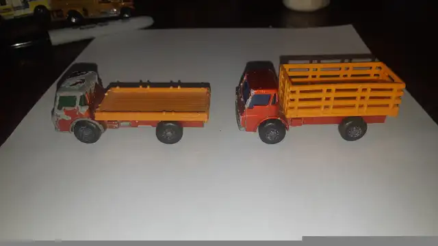 Vintage Matchbox Dodge Cattle Truck #71 damaged lot of 2  in Toys & Games in Guelph - Image 3