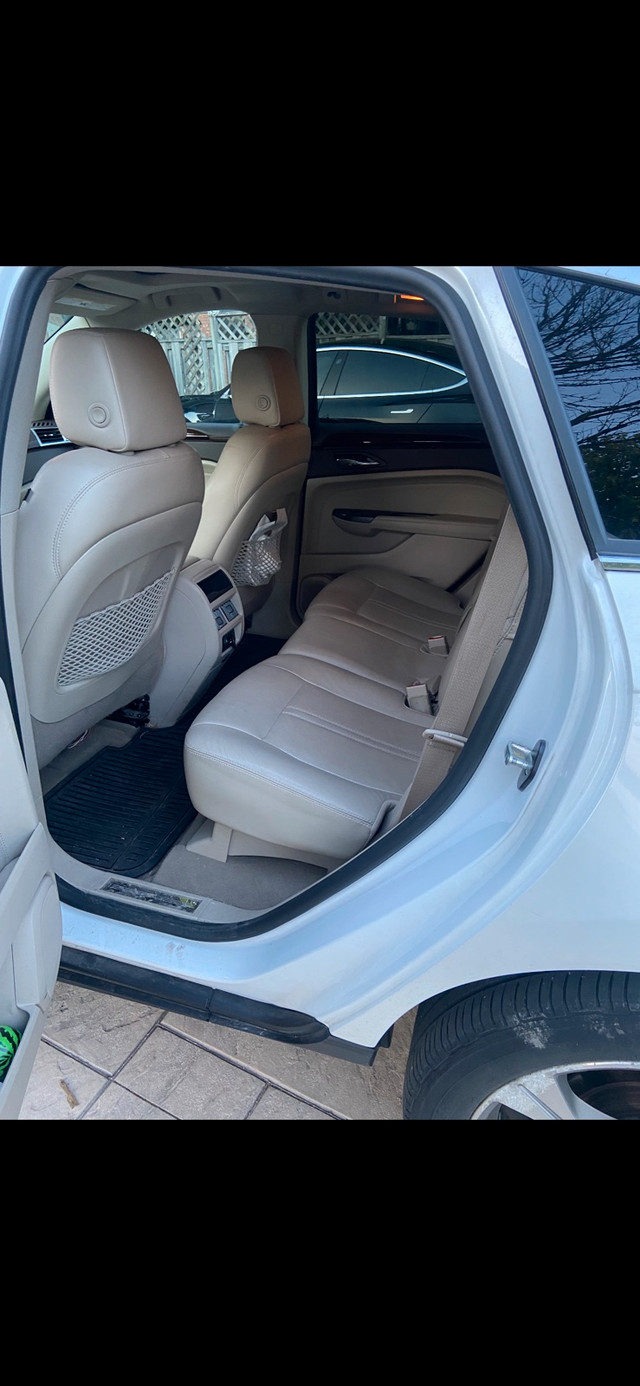 Cadillac SRX  in Cars & Trucks in Markham / York Region - Image 2