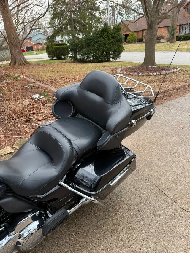 2021 Harley Davidson Road Glide Limited in Street, Cruisers & Choppers in London - Image 8