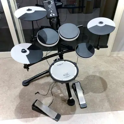 Roland TD-1KV V-Drums ~ EUC w/ Extras, View more