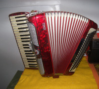 Accordion Vardes 120 Bass With Case - (MINT)