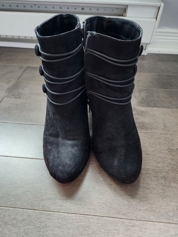 Le Chateau black fall booties / Bottine botte noire automne dans Femmes - Chaussures  à Laval/Rive Nord