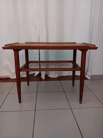 Classic MCM teak end table from RS Montreal beautiful flared lip on the edge of table. woven reed or...
