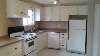 Room for rent in a 3 bedroom detached house. Share 2 baths and kitchen with 2 other tenants. Ideal f...