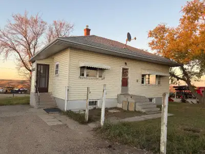 2 bedroom, 1 bathroom house for sale (as is). Appliances shown are NOT included. Must have your own...