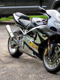 2001 gsxr 1000