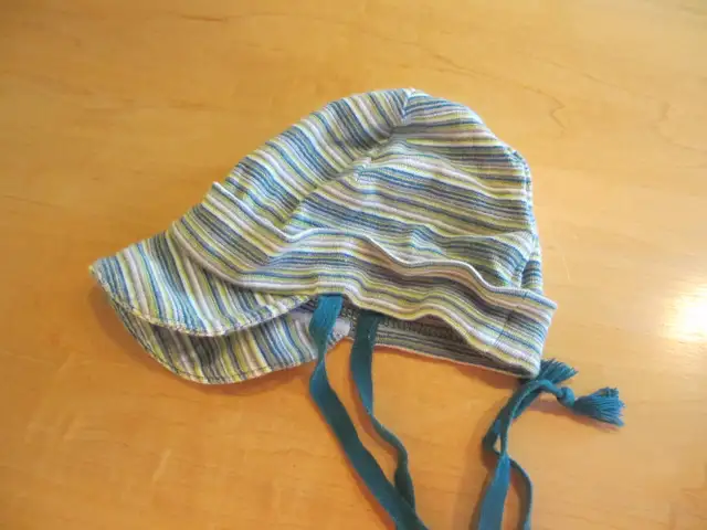 Chapeau casquette en coton, taille 3-6 mois (C56) in Clothing - 3-6 Months in City of Montréal - Image 3