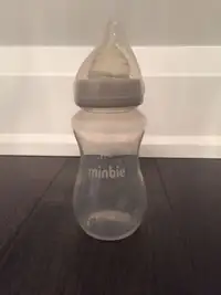 Minbie 9oz Baby Bottle with Pace flow nipple