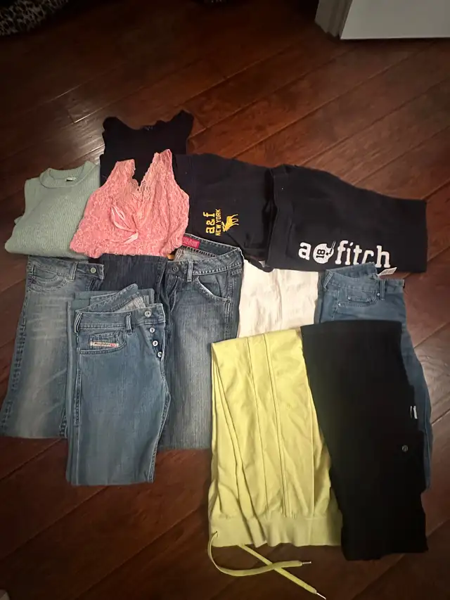 Bundle of Women's Clothing - Abercrombie, Diesel, Lululemon in Women's - Other in Oakville / Halton Region - Image 2