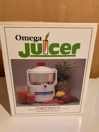 Omega High-Speed Automatic Pulp Ejection Juicer, In White