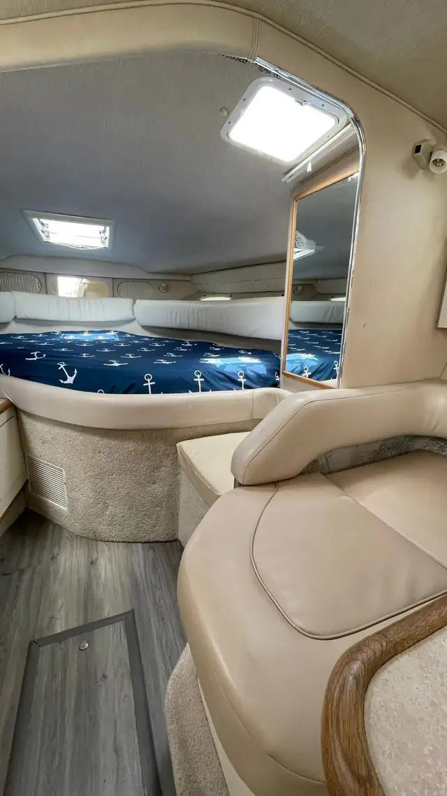 1996 SEA RAY SUNDANCER 330 in Powerboats & Motorboats in City of Toronto - Image 4