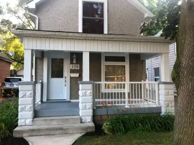 Two bedroom house for sale by owner in Dundas. Move in ready, newly totally renovated. Located withi...