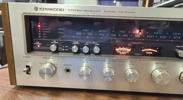 KENWOOD KR-9400 VINTAGE STEREO RECEIVER in Stereo Systems & Home Theatre in City of Toronto - Image 3