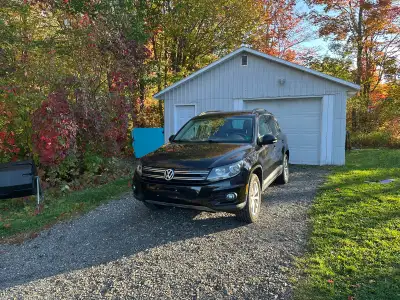 Well-maintained AWD 2017 Volkswagen Tiguan Wolfsburg Edition for sale. Just had a full mechanic insp...