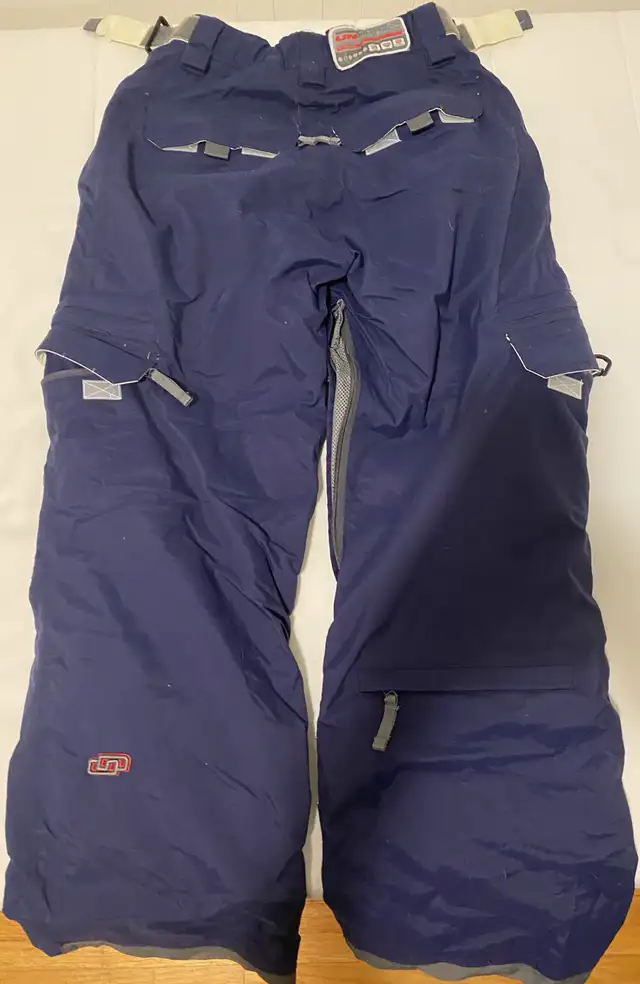 Snowboard ski pants. Size S - reduced in Men's in Calgary - Image 4