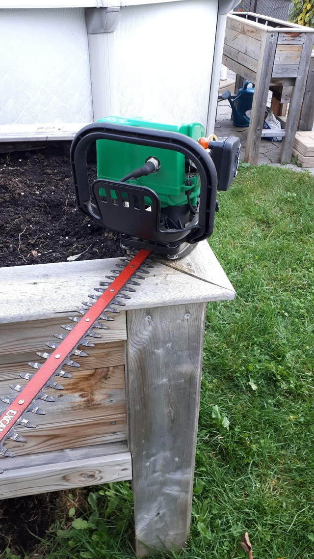 taille haie weed eater 22 " Excalibur  in Outdoor Tools & Storage in Laval / North Shore - Image 2