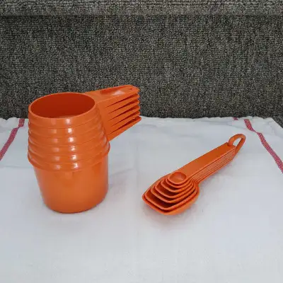 Ensemble complet 6 tasses et 7 cuillères à mesurer Tupperware, View more