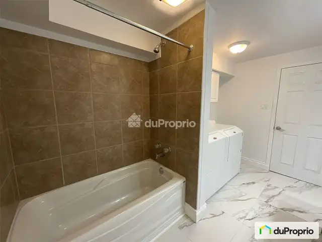 Maison à vendre 4 chambre 2 salles de bain in Houses for Sale in Laurentides - Image 28