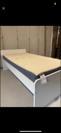 Bed frame + mattress 