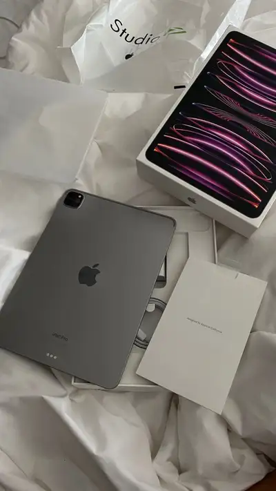 iPad Pro 12.9 (6 generation) with Apple Pencil and keyboard , View more