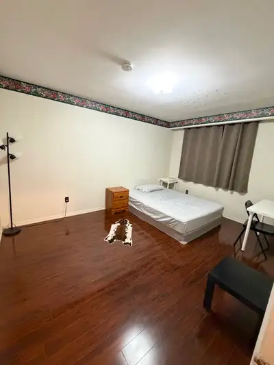 Clean, quiet, and well-kept shared house in North York, Toronto. A private room is available for ren...