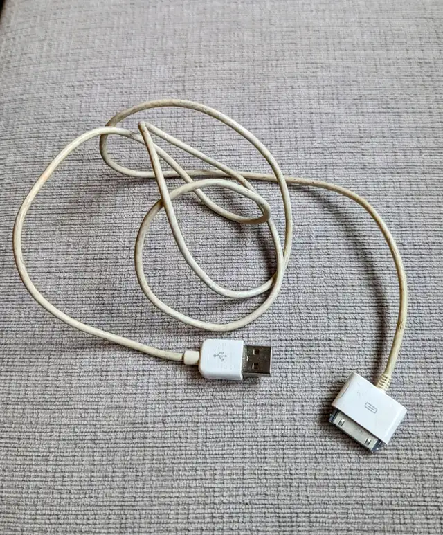 Apple Cable (Cord)  in Other in City of Toronto - Image 3